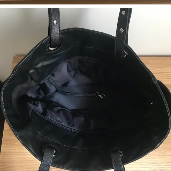 Authentic Chanel Large Bag - Picture 4 of 7